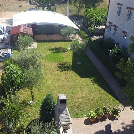 Apartments Basic Sveti Anton 88 Malinska Kültér fotó