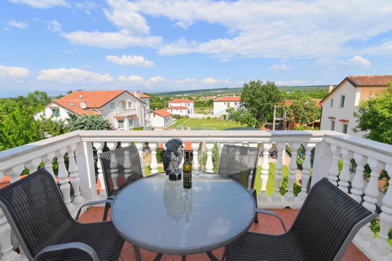 Apartments Basic Sveti Anton 88 Malinska Kültér fotó