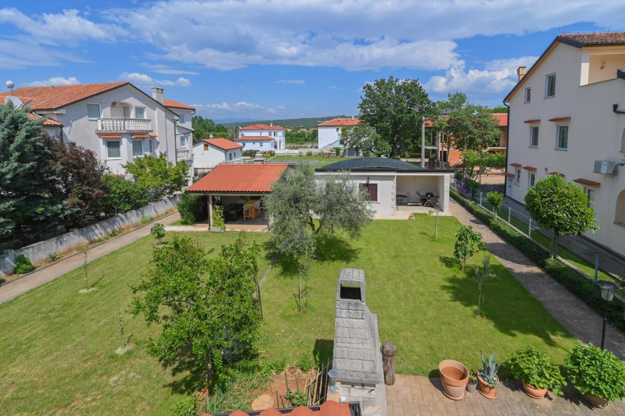 Apartments Basic Sveti Anton 88 Malinska Kültér fotó