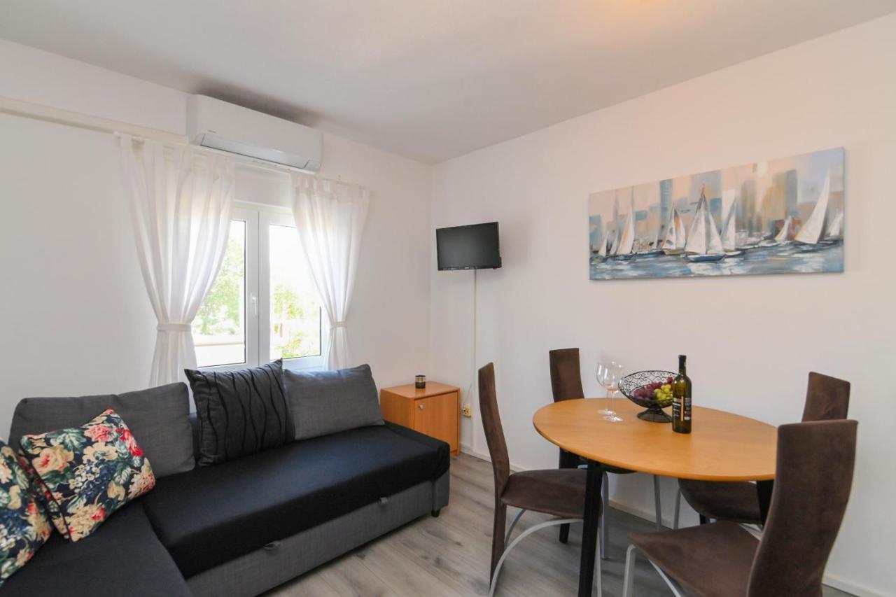 Apartments Basic Sveti Anton 88 Malinska Kültér fotó