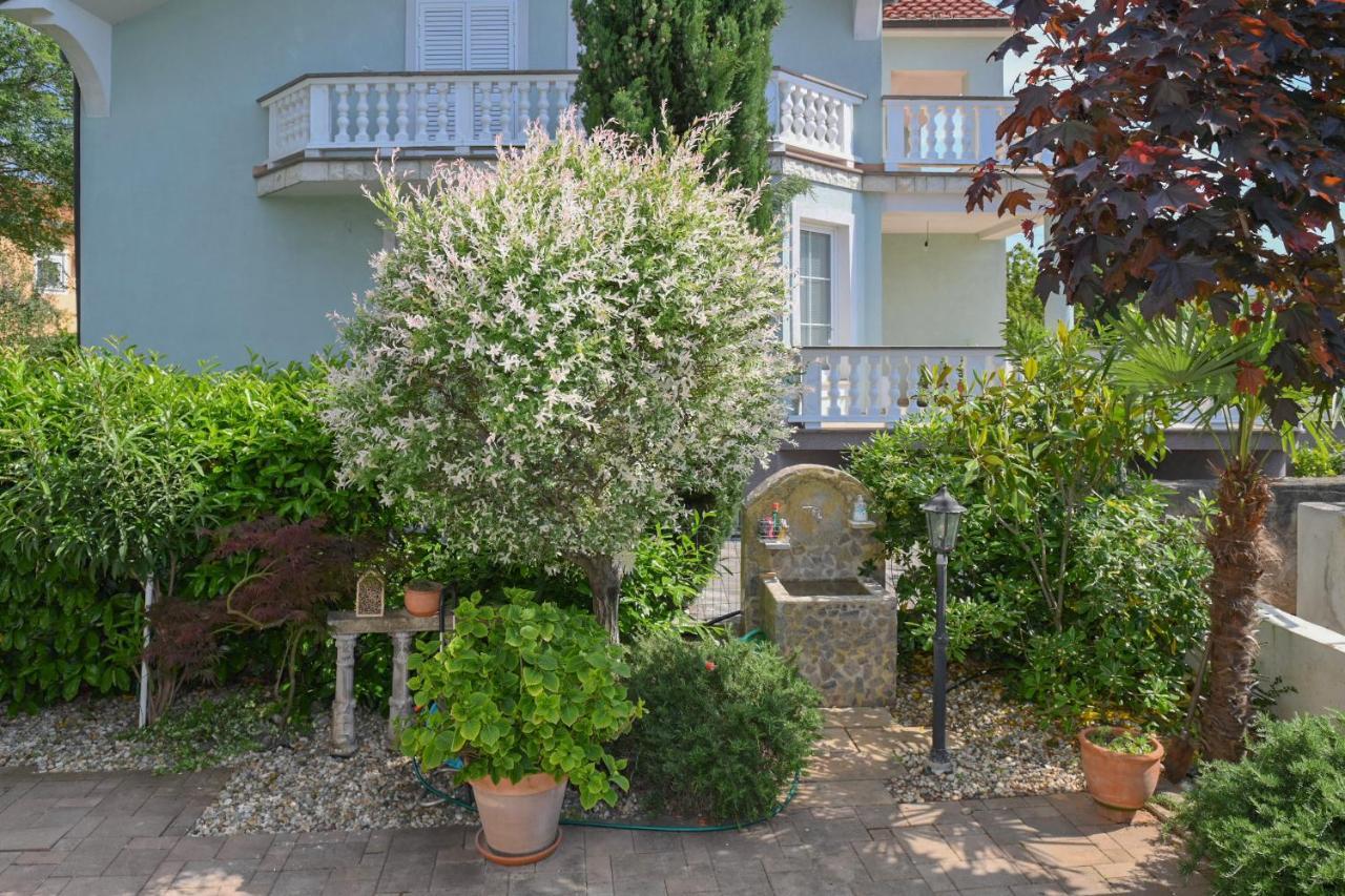 Apartments Basic Sveti Anton 88 Malinska Kültér fotó