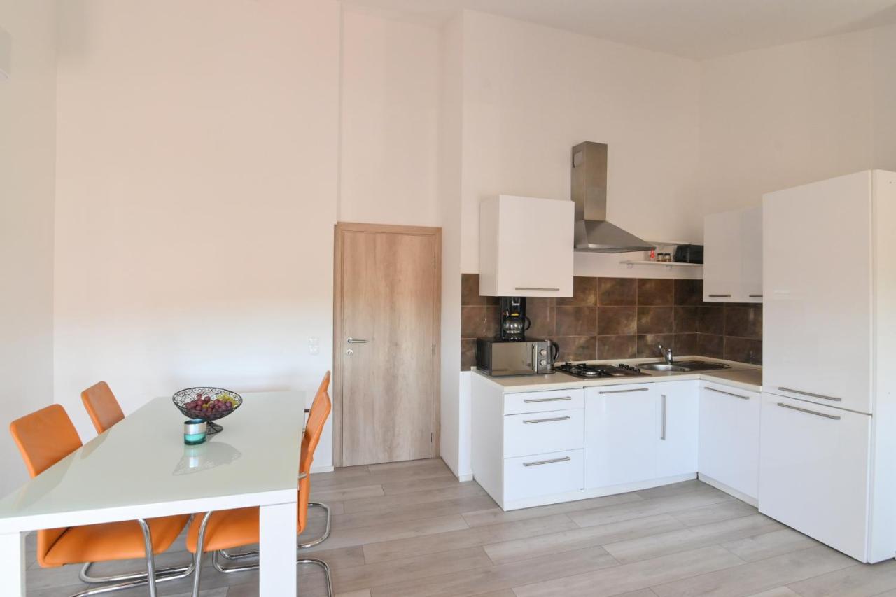 Apartments Basic Sveti Anton 88 Malinska Kültér fotó
