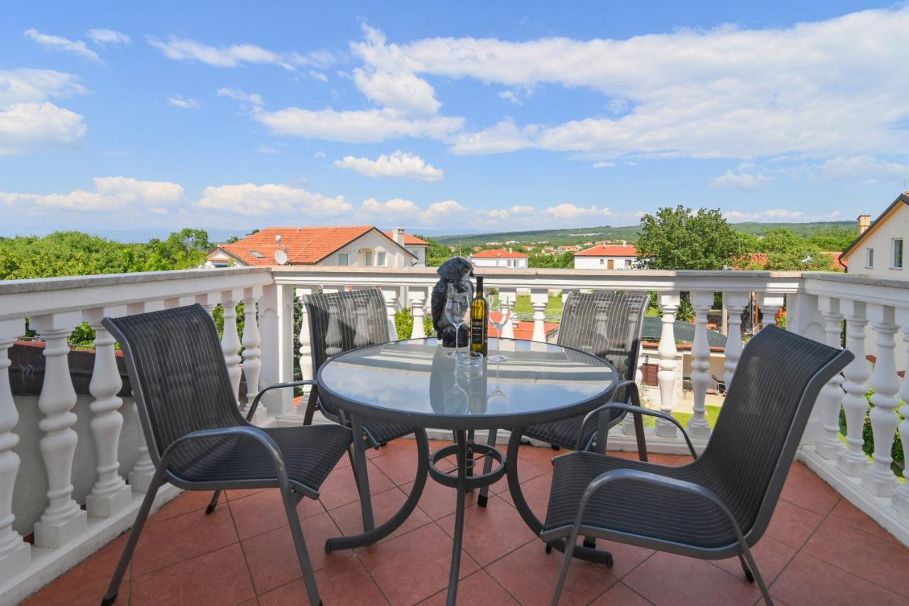 Apartments Basic Sveti Anton 88 Malinska Kültér fotó